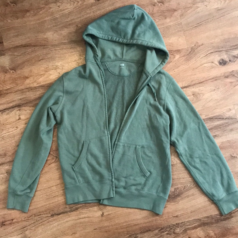 Green men’s Uniqlo hoodie size medium